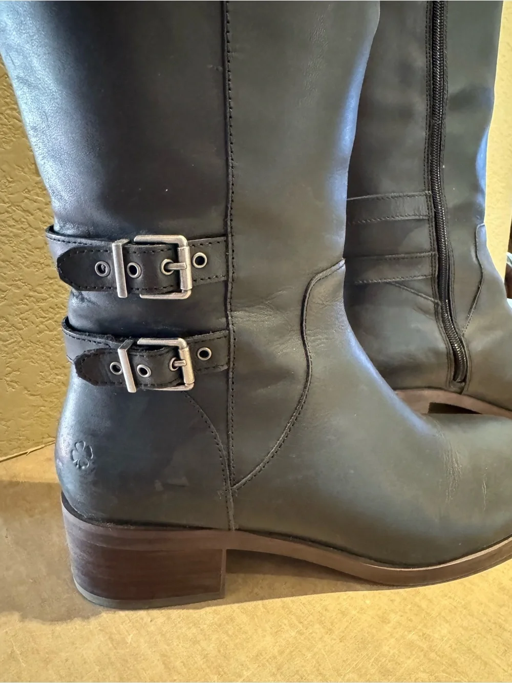 Lucky Brand timeless knee